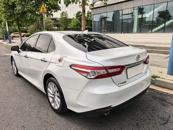 Toyota Camry 2021