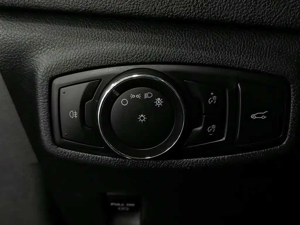 Lincoln MKC 2017 — фото 21