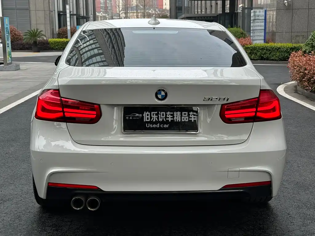 BMW 3 Series 2018 — фото 7