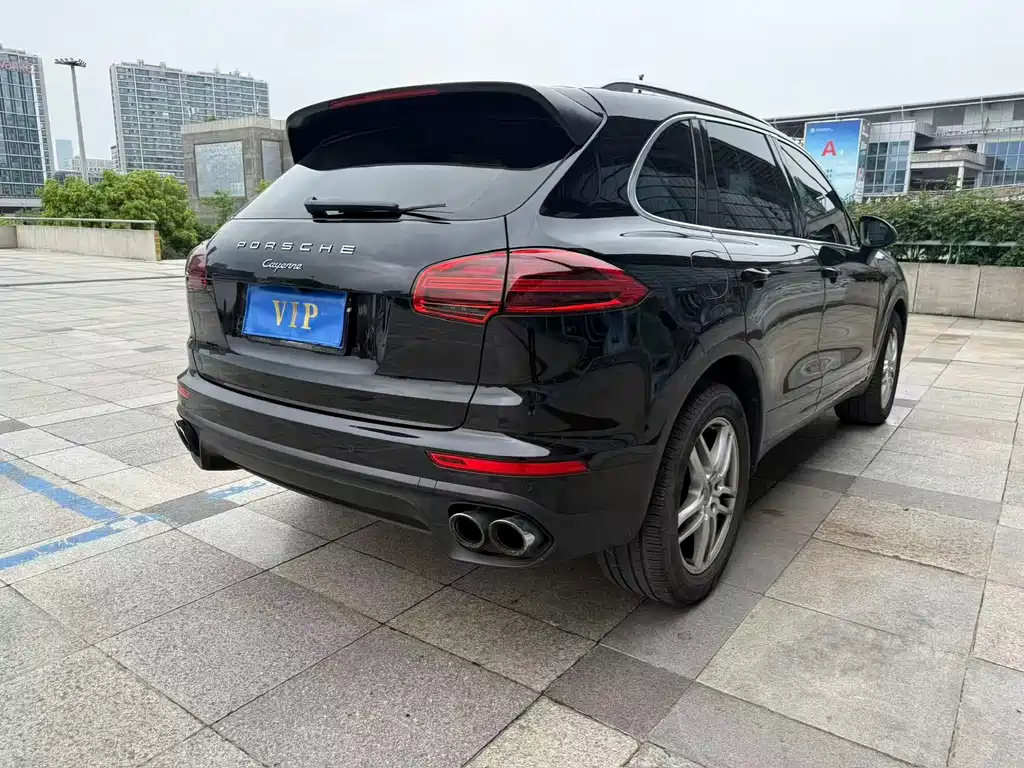 Porsche Cayenne 2017 — фото 2
