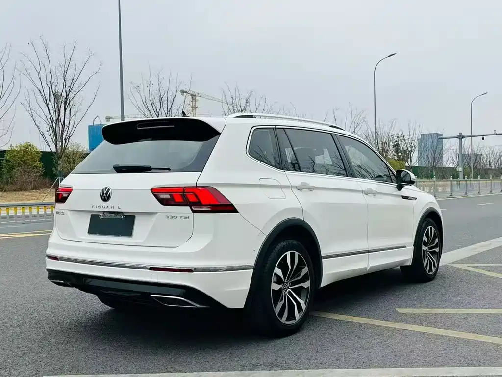 Volkswagen Tiguan L 2021 — фото 9