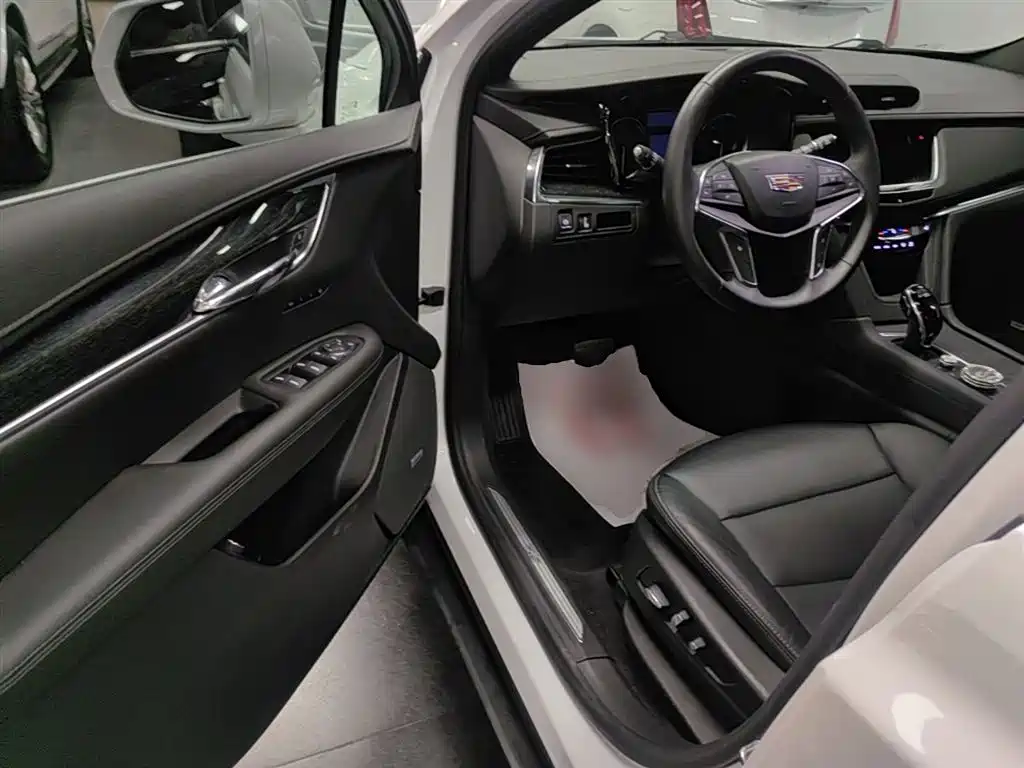 Cadillac XT5 2020 — фото 16