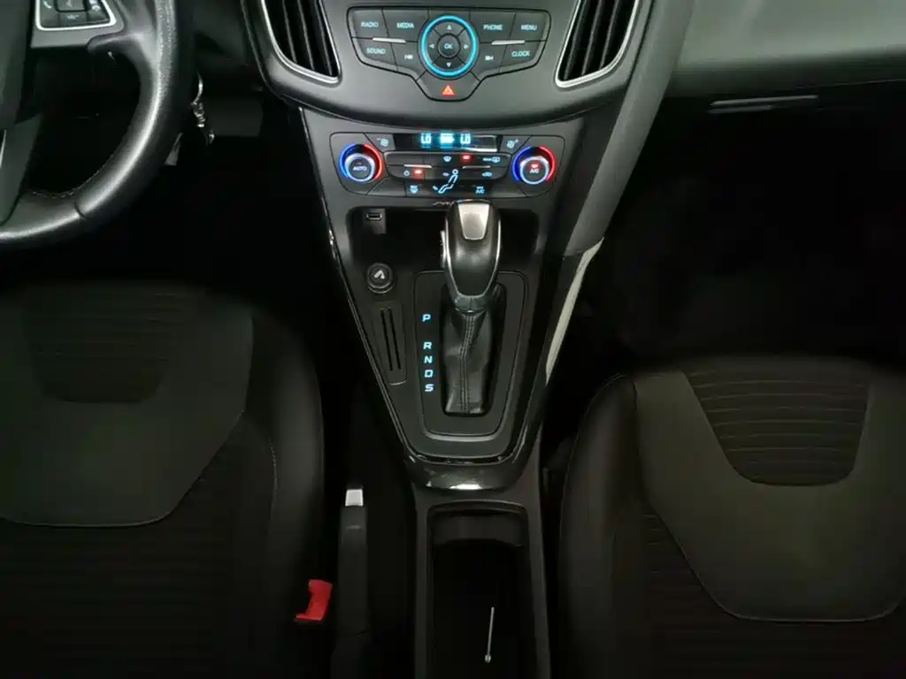 Ford Focus 2016 — фото 14