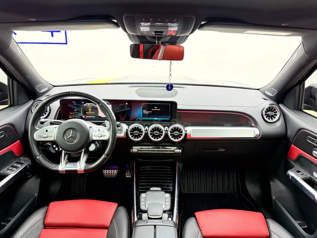 Mercedes-Benz GLB AMG 2022 — фото 14