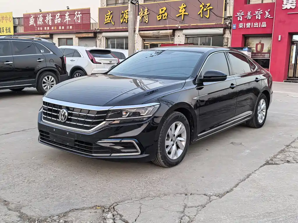 Volkswagen Passat PHEV 2020 — фото 1