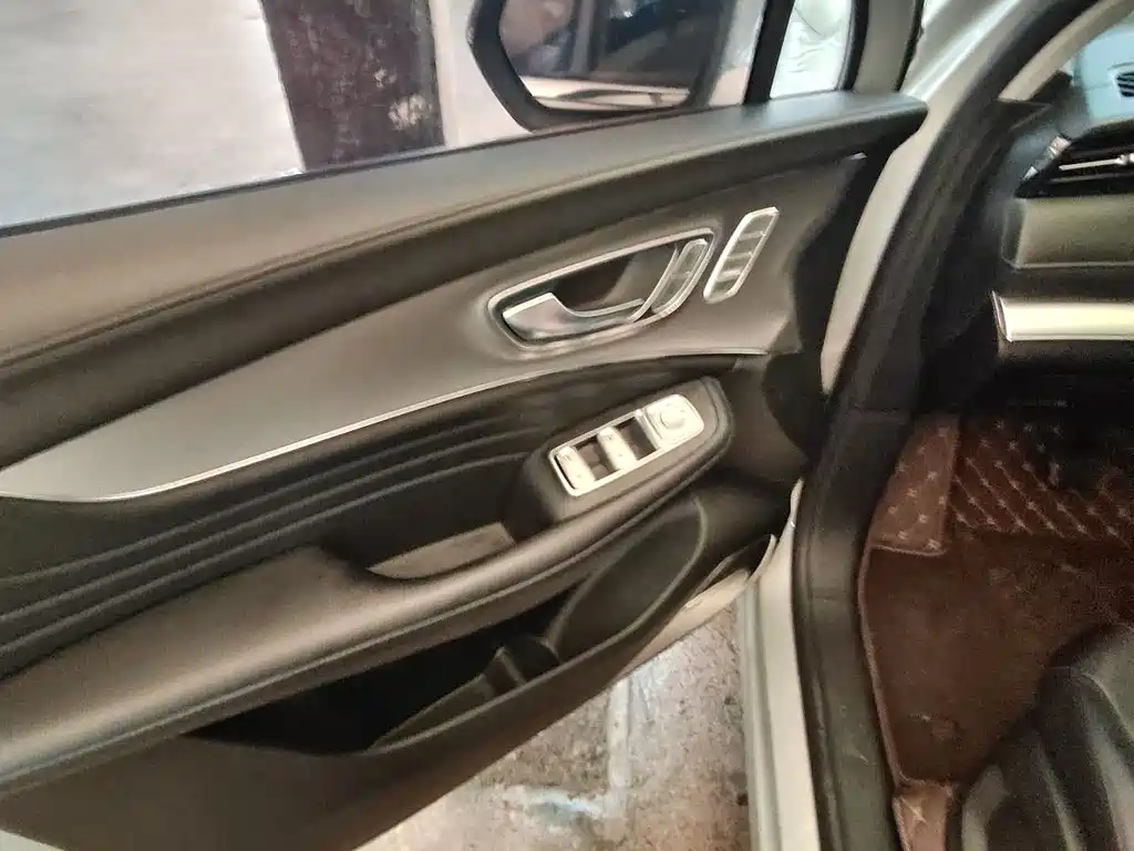 Roewe RX5 MAX 2020 — фото 13