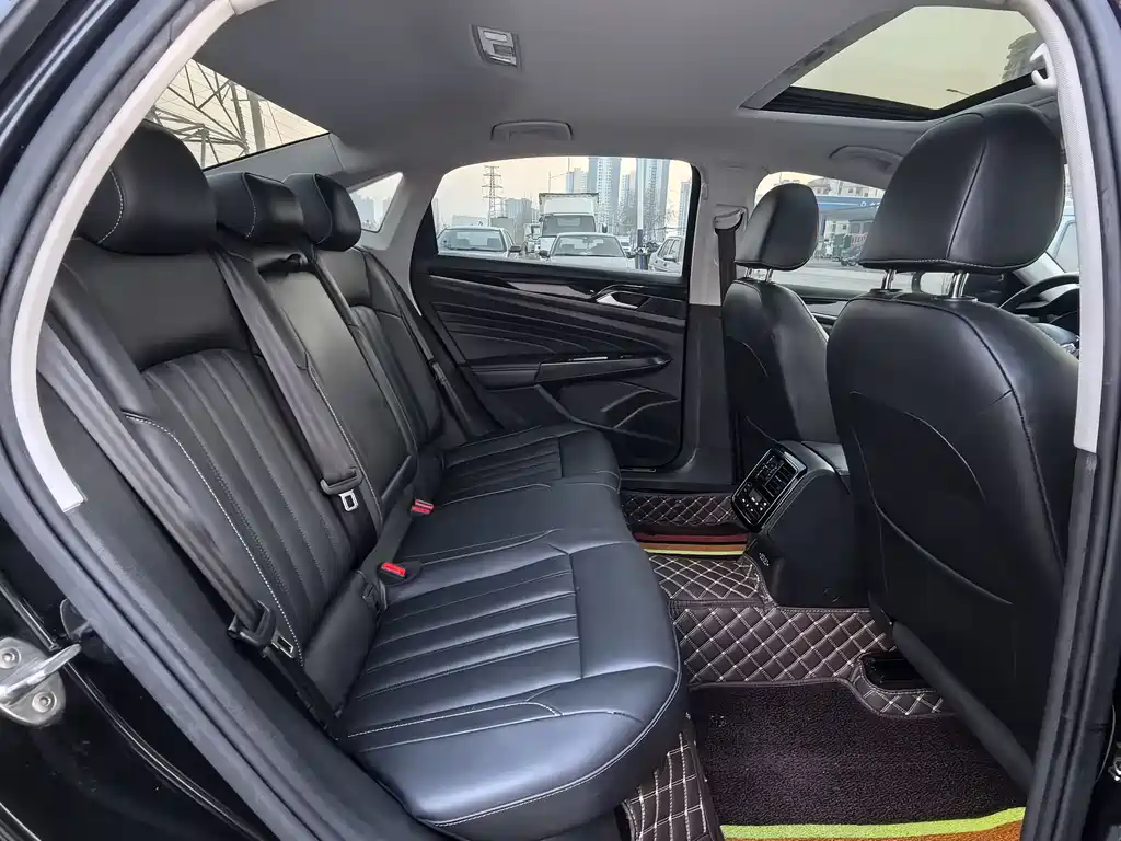 Volkswagen Passat PHEV 2020 — фото 14