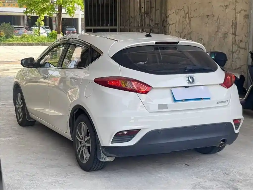 Changan Eado XT 2015