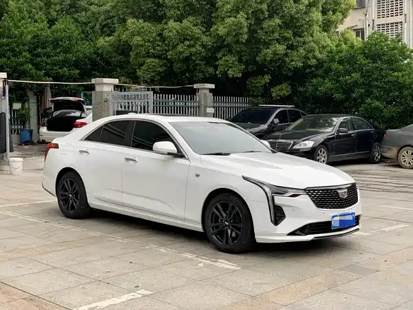 Cadillac CT4 2022