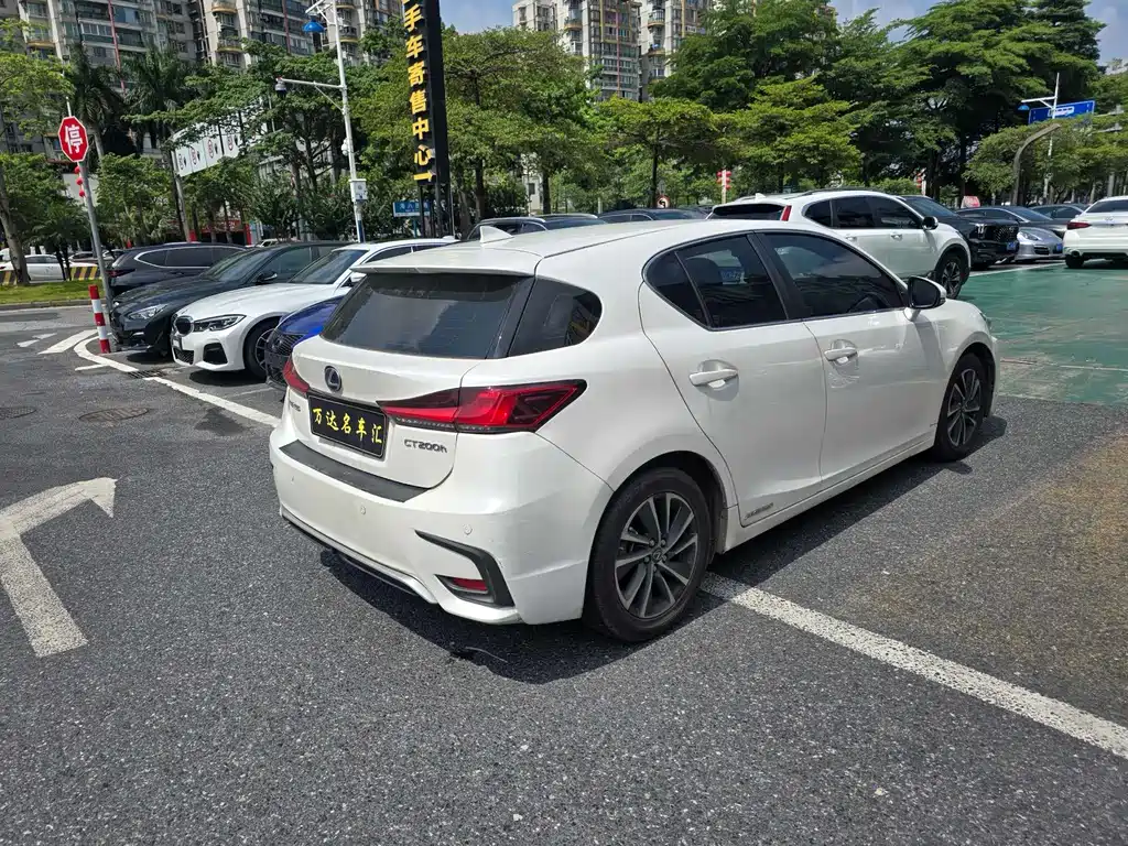 Lexus CT 2020 — фото 8