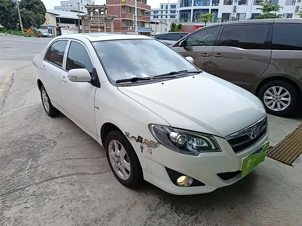 Toyota Corolla 2015 — фото 4