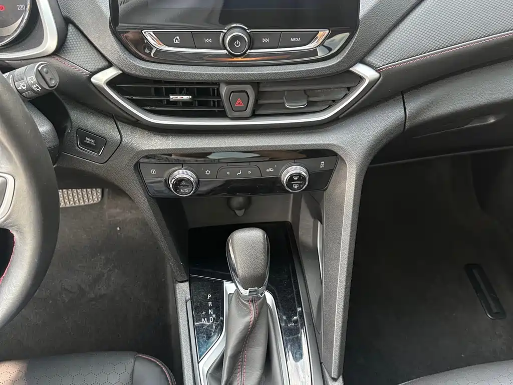 Chevrolet Orlando 2023 — фото 15