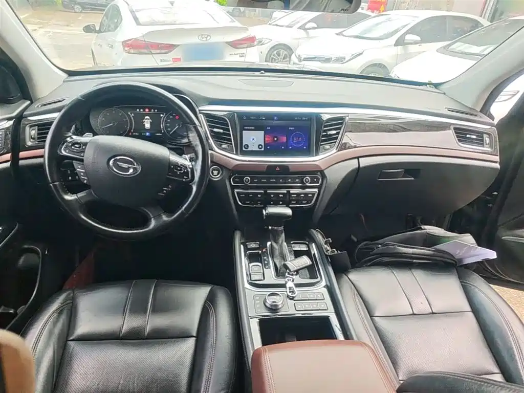 GAC Motor Trumpchi GS8 2018 — фото 10