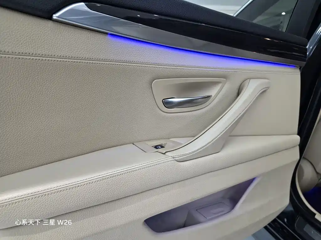 BMW 5 Series 2015 — фото 13