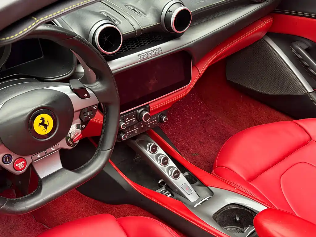Ferrari Portofino 2019 — фото 12