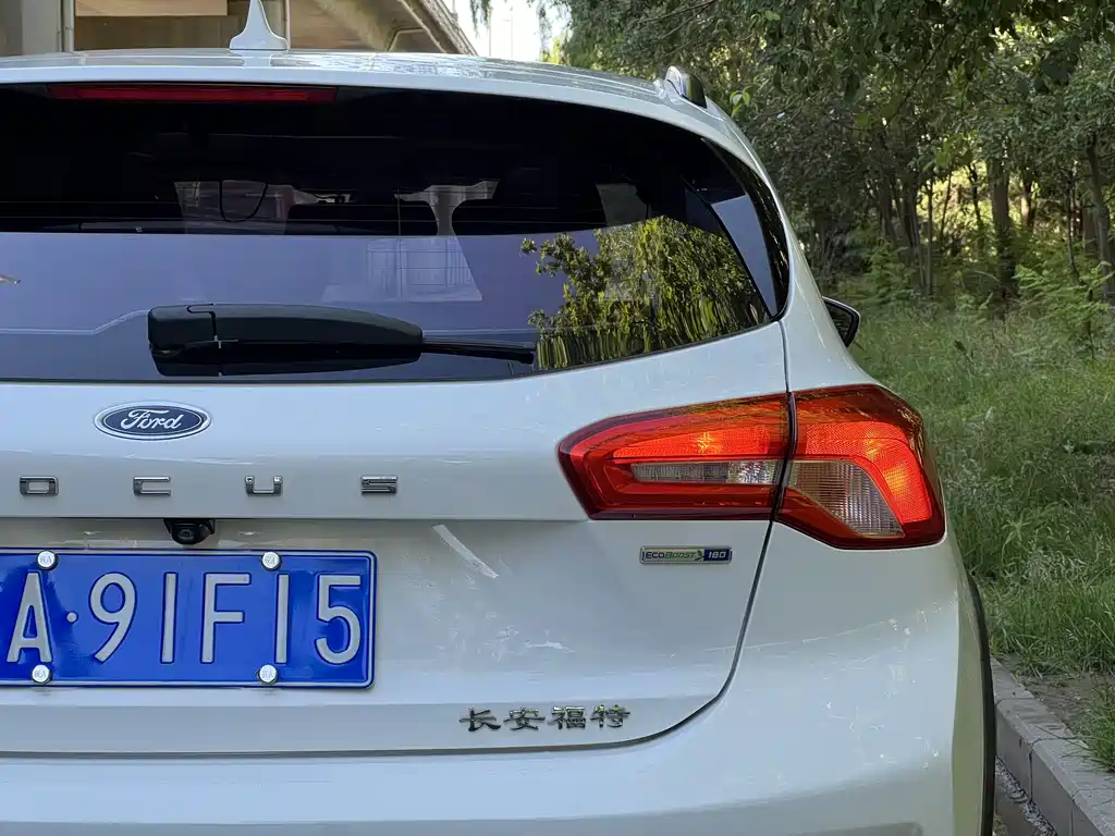 Ford Focus Active 2020 — фото 11
