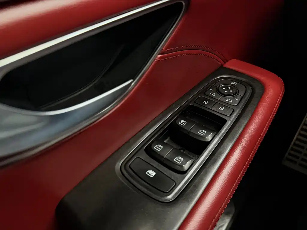 Jetour Jietu X70 PLUS 2023 — фото 12