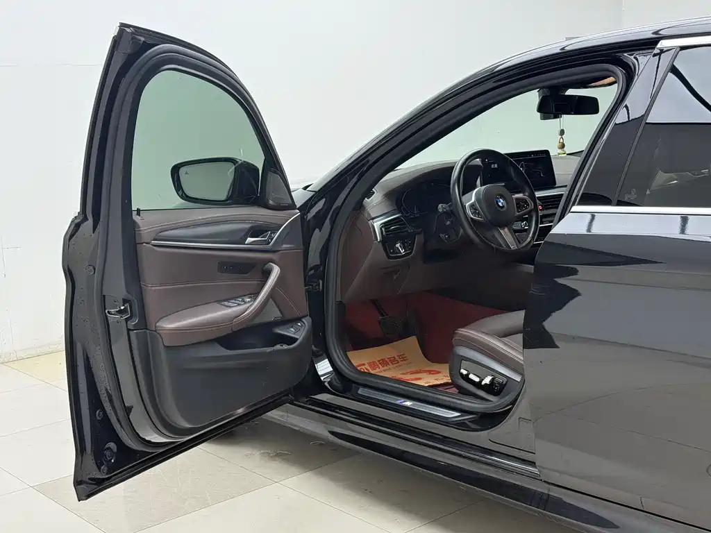 BMW 5 Series New Energy 2020 — фото 4