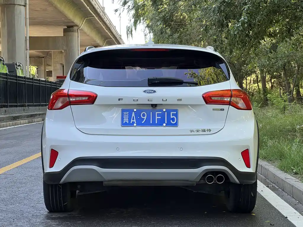 Ford Focus Active 2020 — фото 9