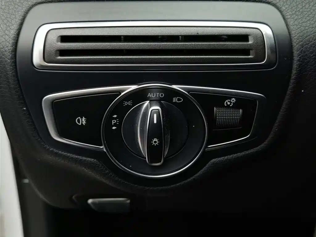 Mercedes-Benz C-Class 2020 — фото 21