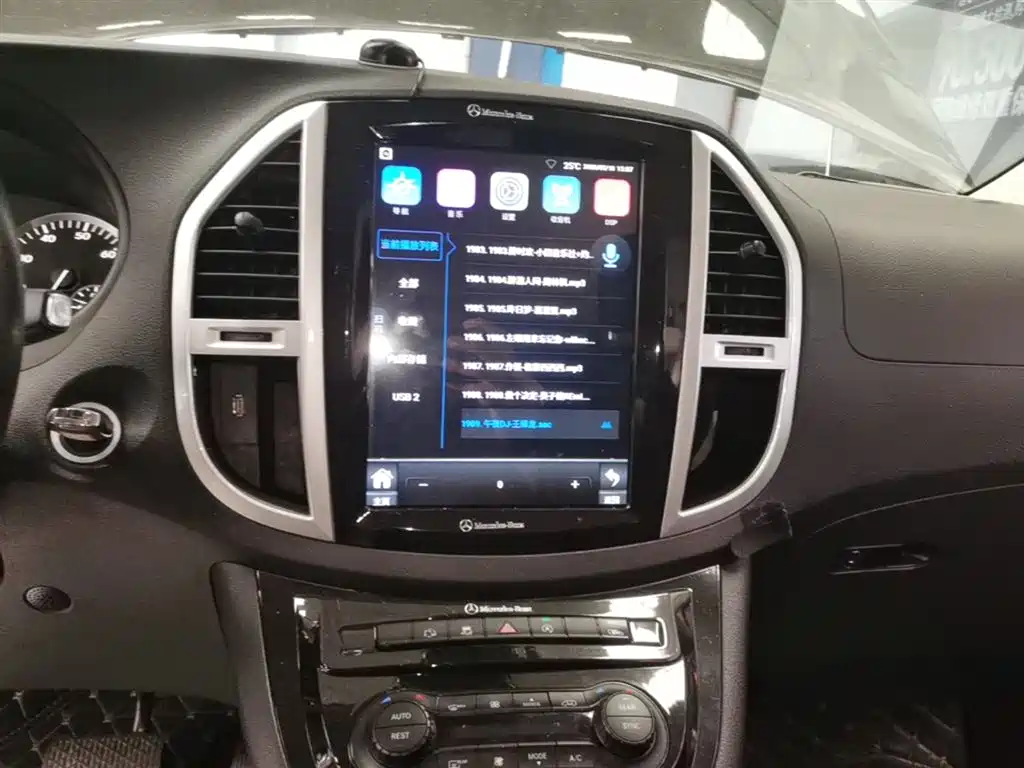 Mercedes-Benz Vito 2017 — фото 13