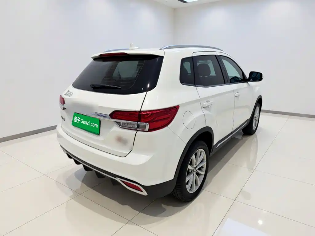 FAW Senya R8 2021