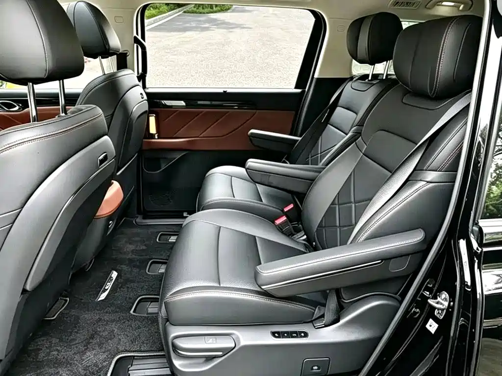 GAC Motor E8 PHEV 2025 — фото 2