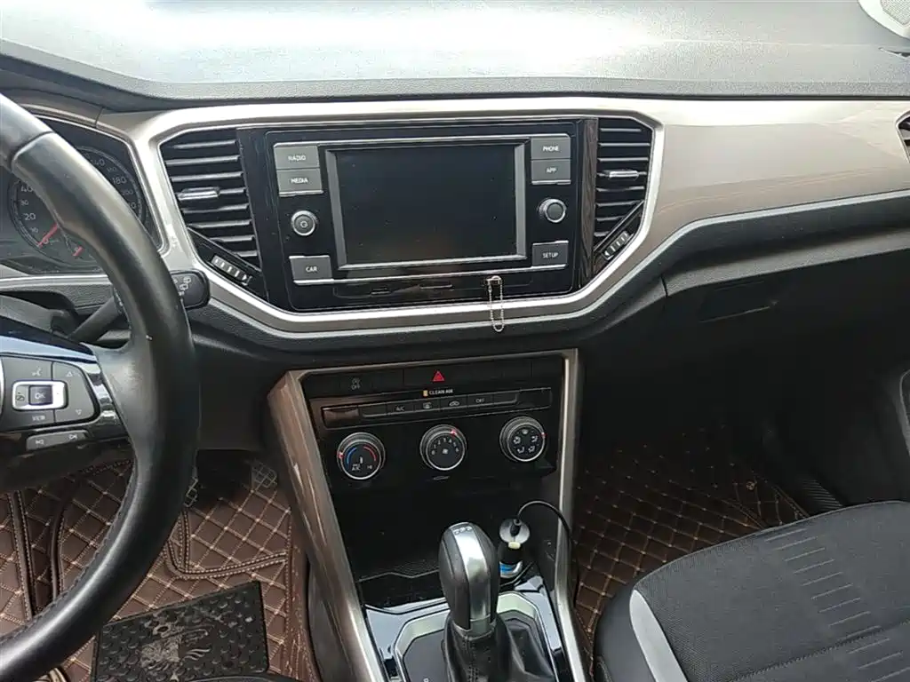 Volkswagen T-Roc 2020 — фото 13