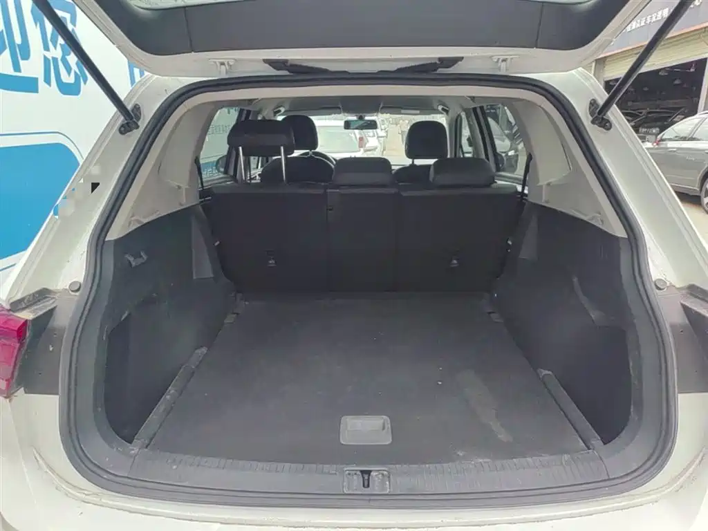 Volkswagen Tiguan L 2022 — фото 19