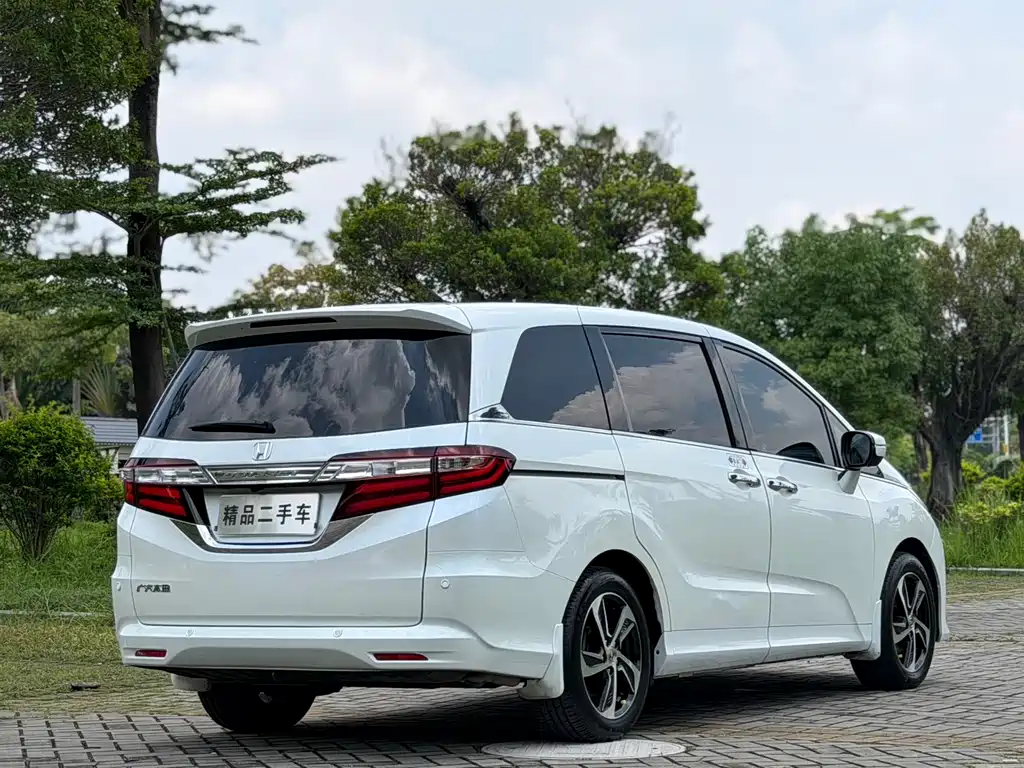 Honda Odyssey 2016 — фото 28