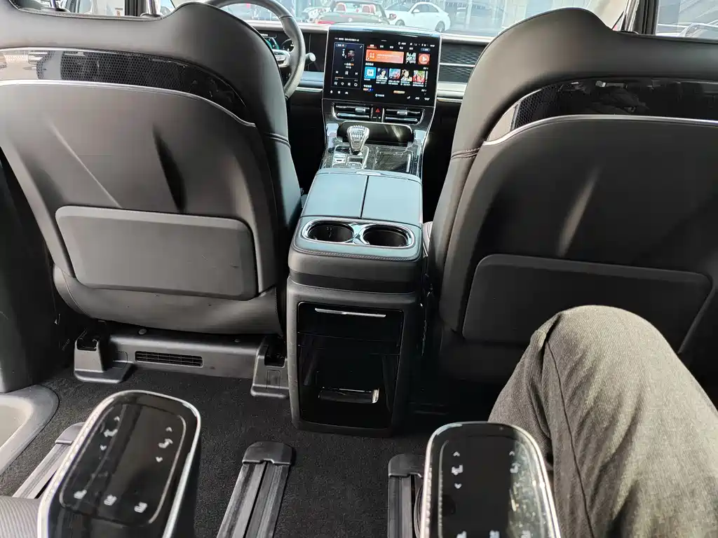 GAC Motor Trumpchi M8 2023 — фото 8