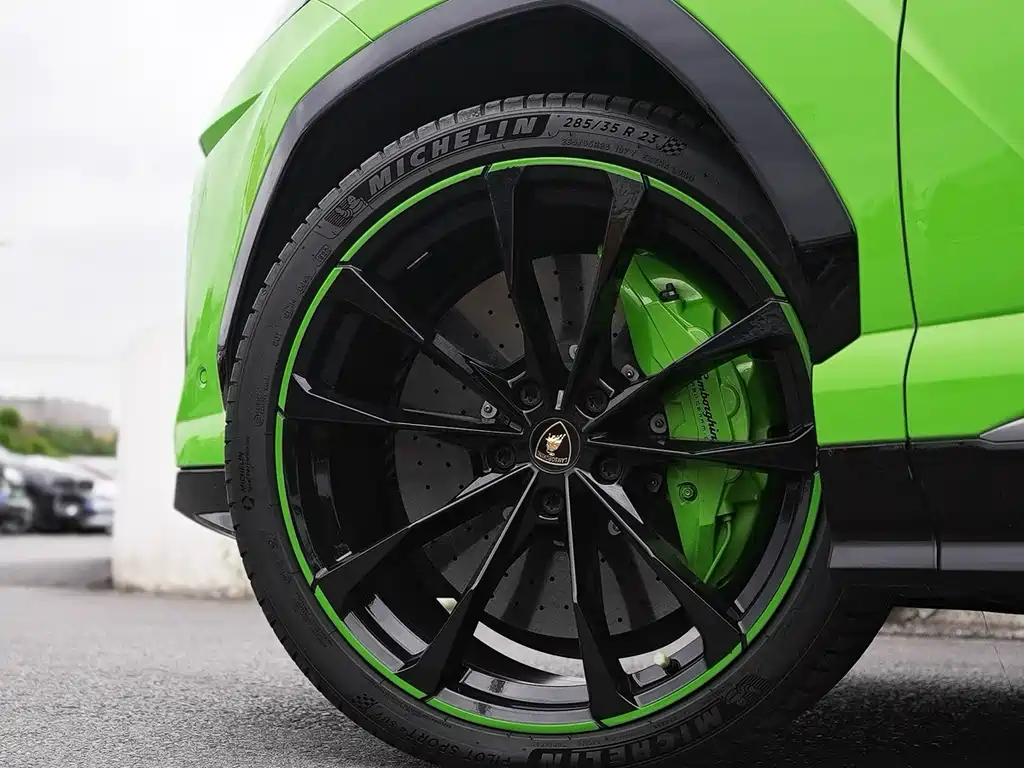 Lamborghini Urus 2021