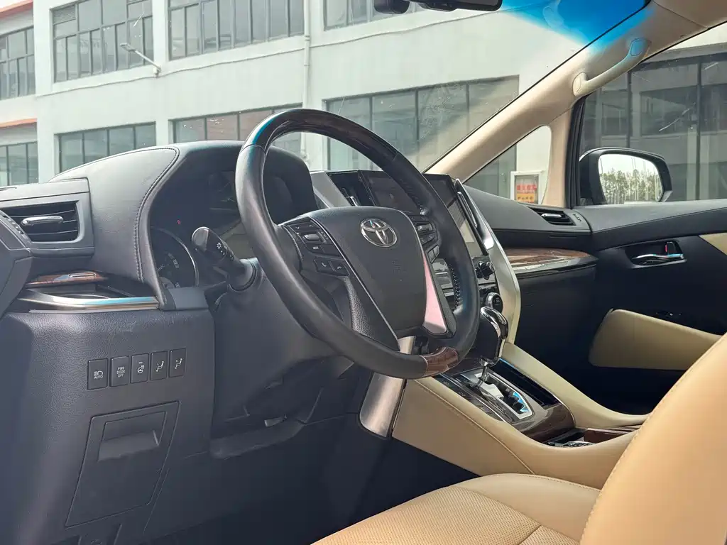 Toyota Alphard 2015 — фото 9