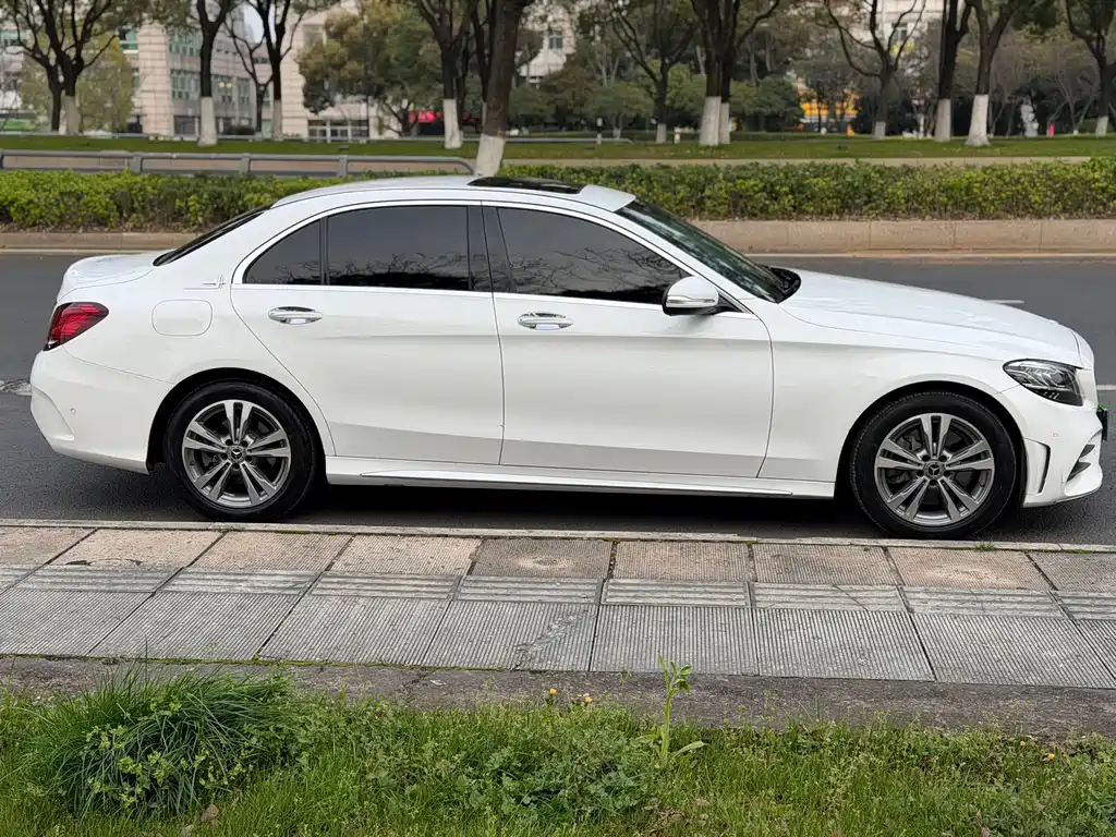 Mercedes-Benz C-Class 2020