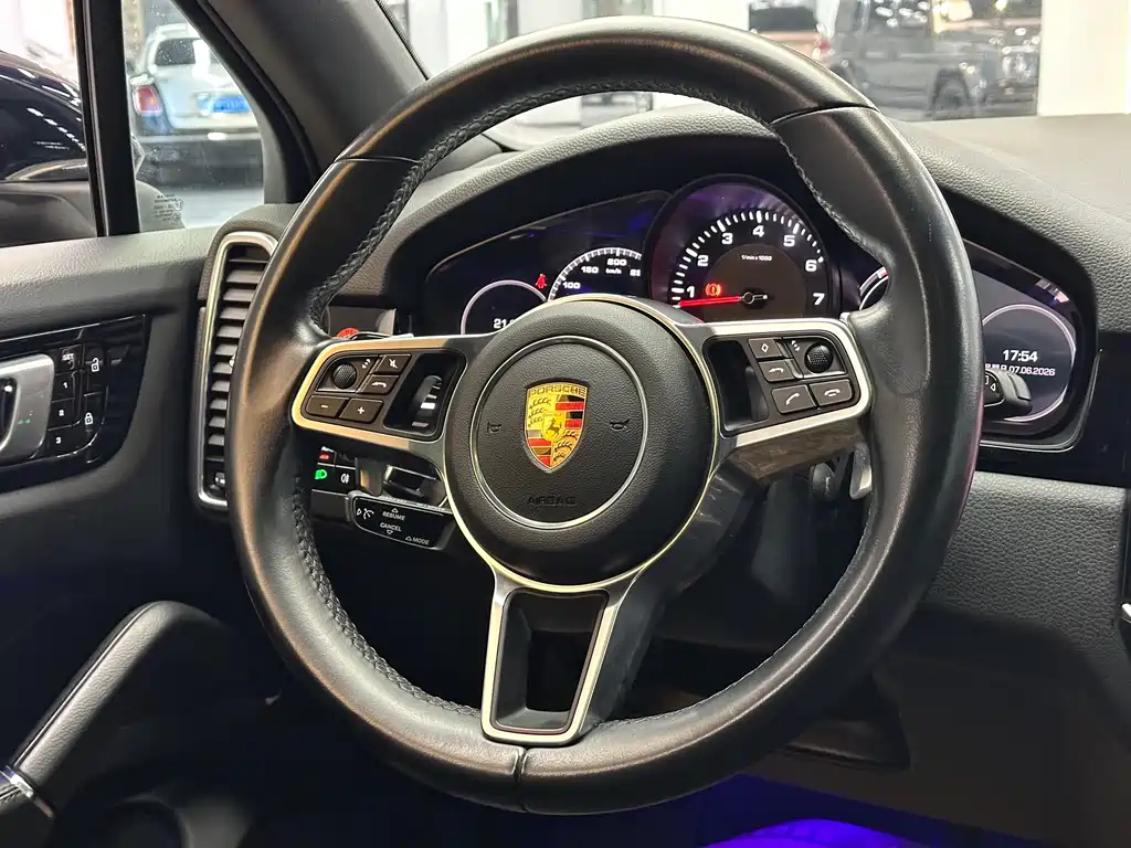 Porsche Cayenne 2020 — фото 9