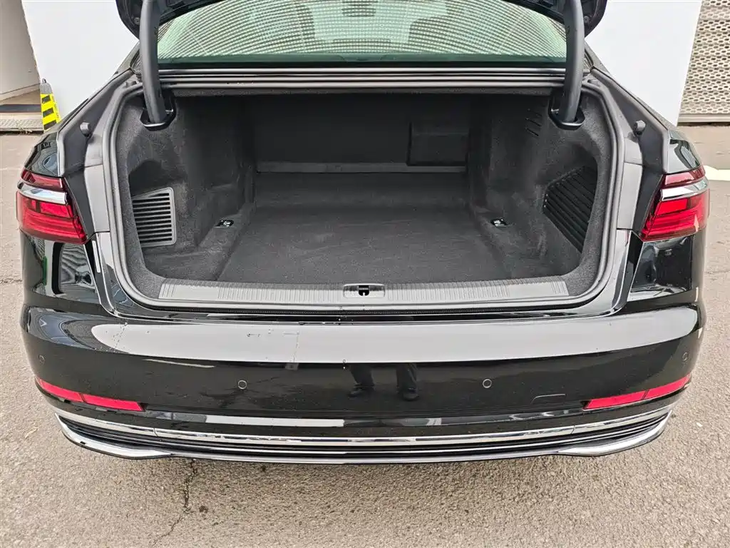 Audi A8 2024 — фото 14