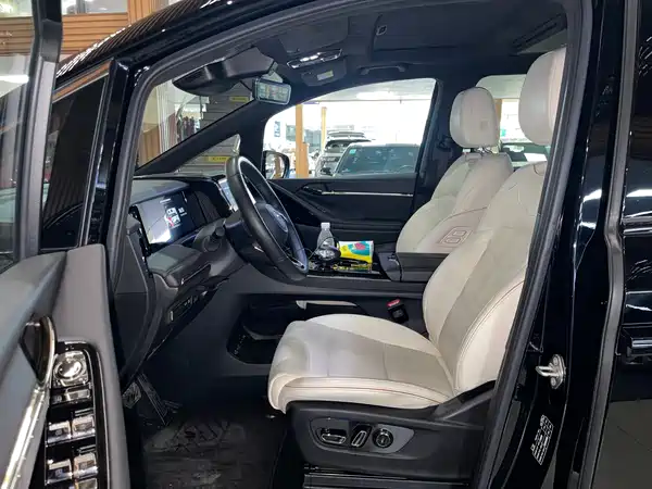 GAC Trumpchi M8 2023