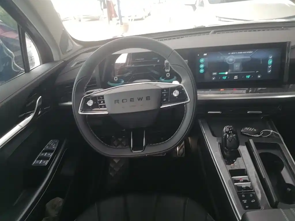 Roewe RX5 eMAX 2022 — фото 11