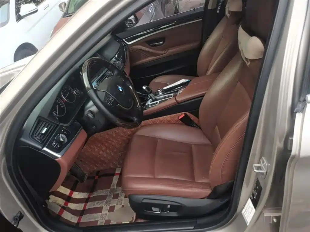 BMW 5 Series 2016 — фото 15