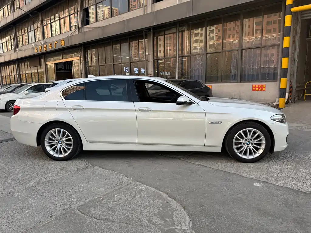 BMW 5 Series 2017 — фото 4