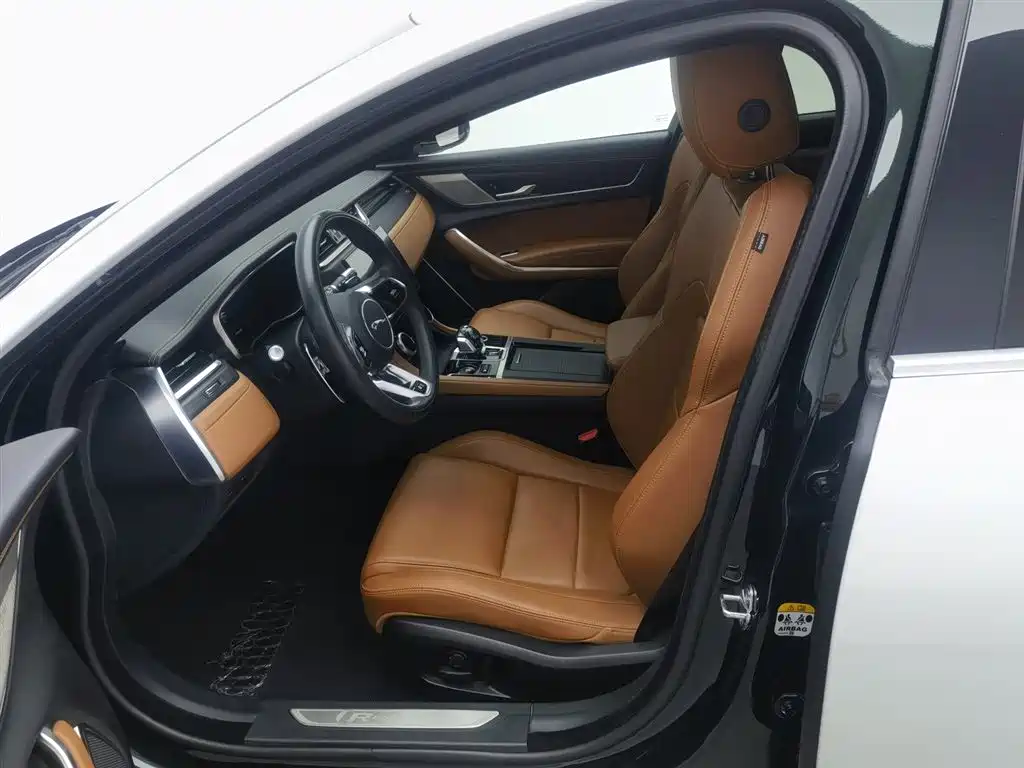 Jaguar XFL 2022 — фото 10
