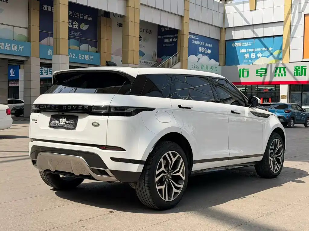 Land Rover Evoque 2023 — фото 4