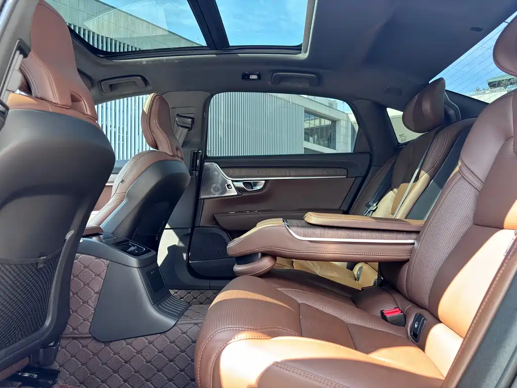 Volvo S90 PHEV 2023 — фото 10