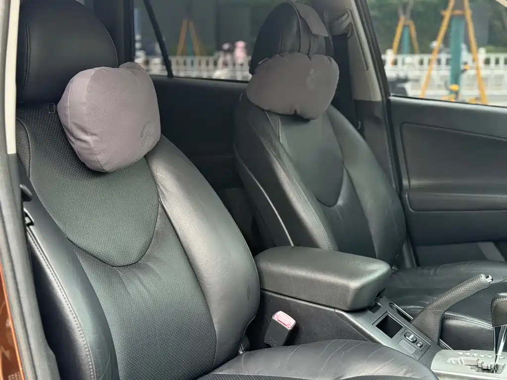 Toyota RAV4 2012