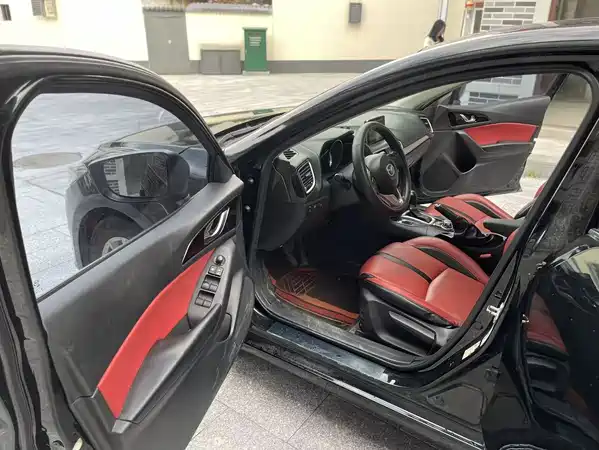 Mazda 3 Axela 2016