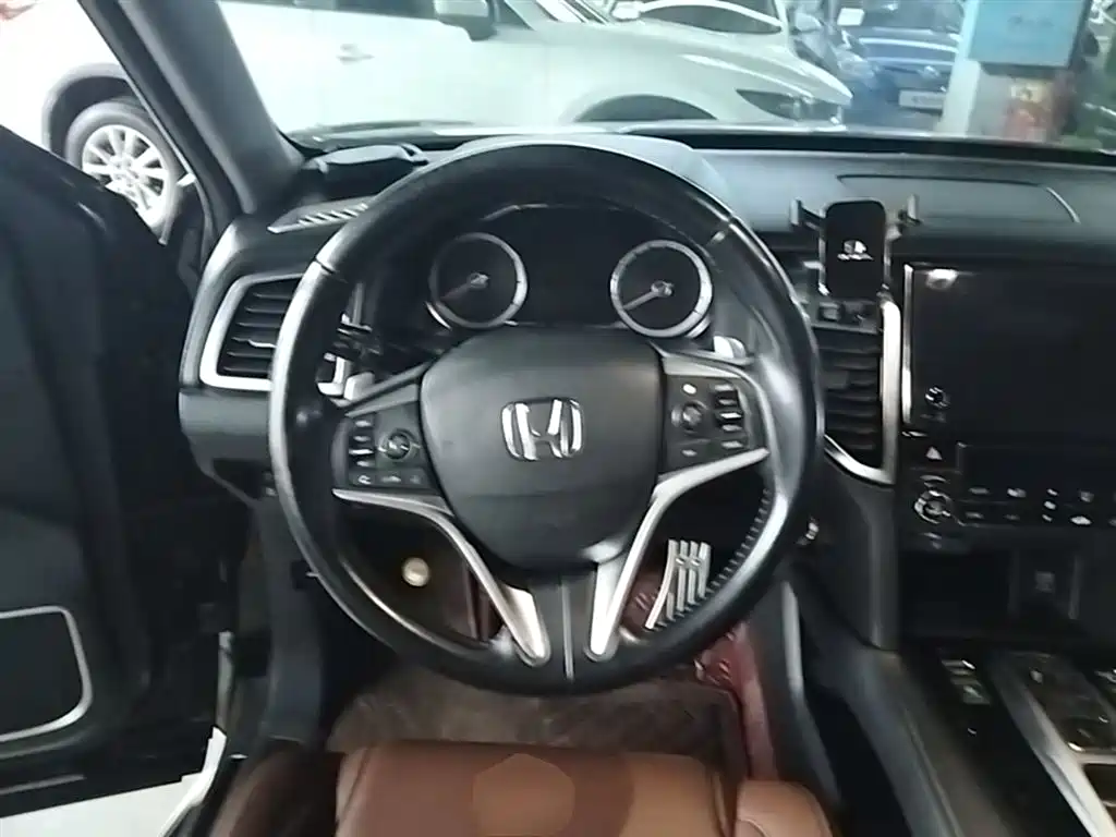 Honda UR-V 2018 — фото 11