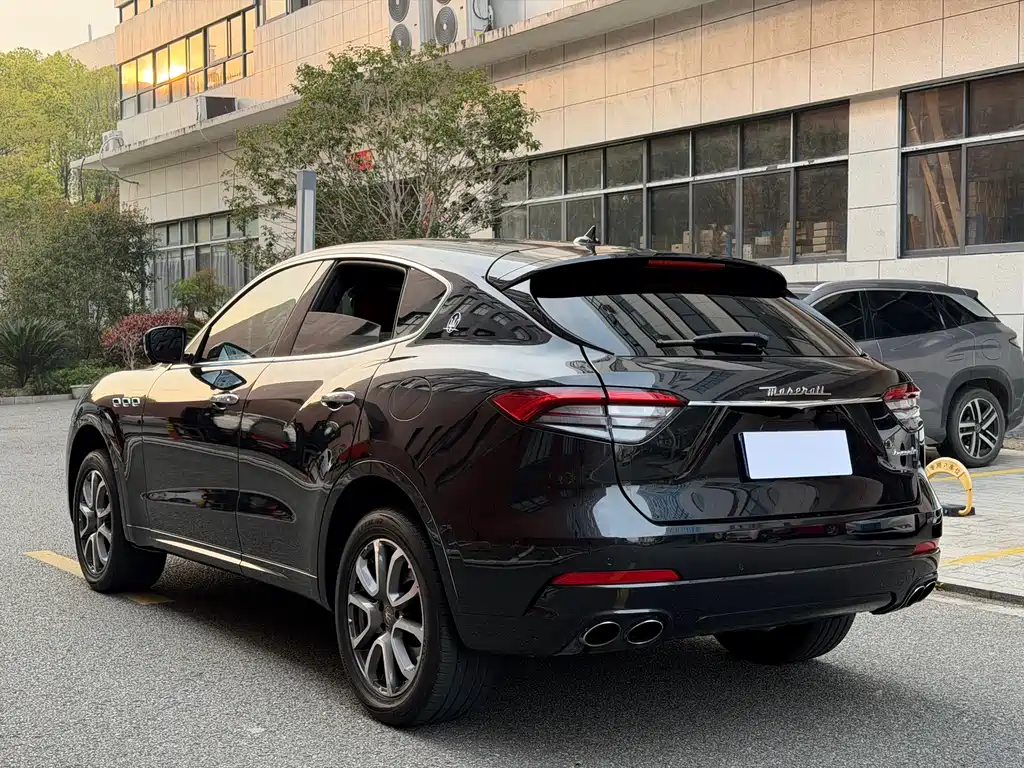 Maserati Levante 2016 — фото 17