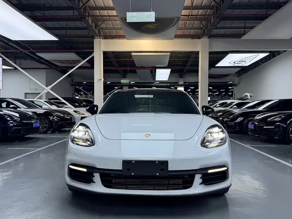 Porsche Panamera 2018 — фото 2