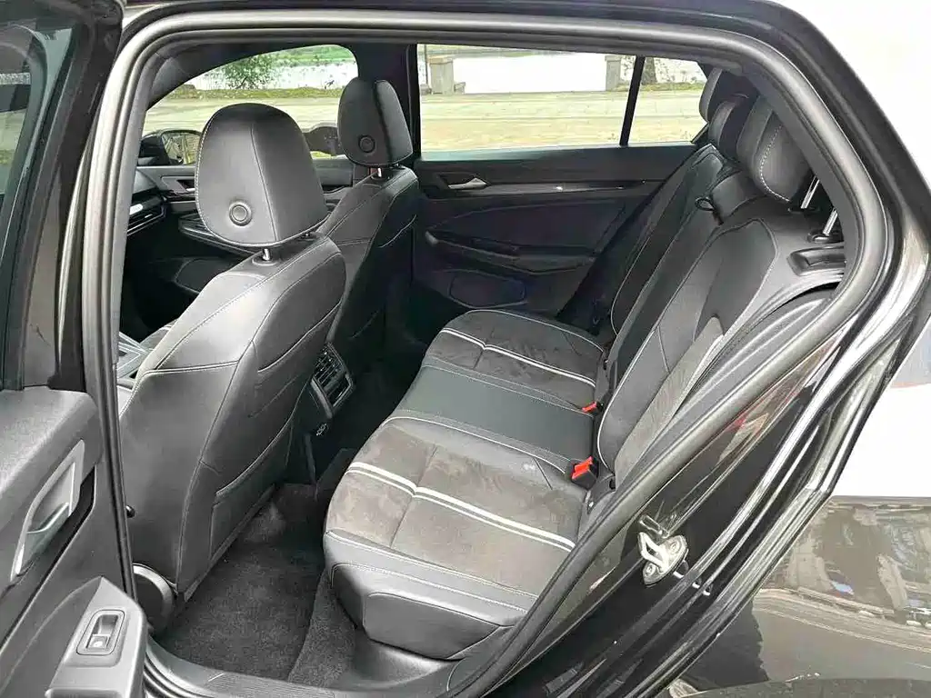 Volkswagen Golf 2023