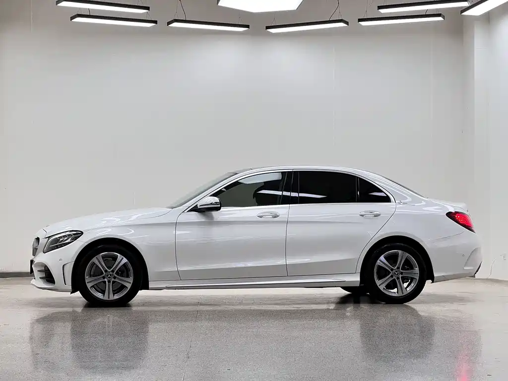 Mercedes-Benz C-Class 2022